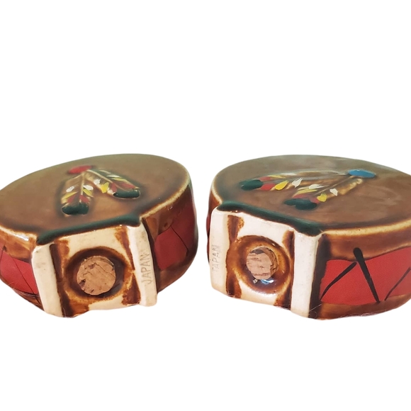 Vintage native drum salt and pepper shakers - Picture 3 of 3
